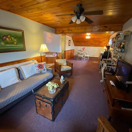 Savannah House Wine Country Inn&Cottages Himrod Bagian luar foto
