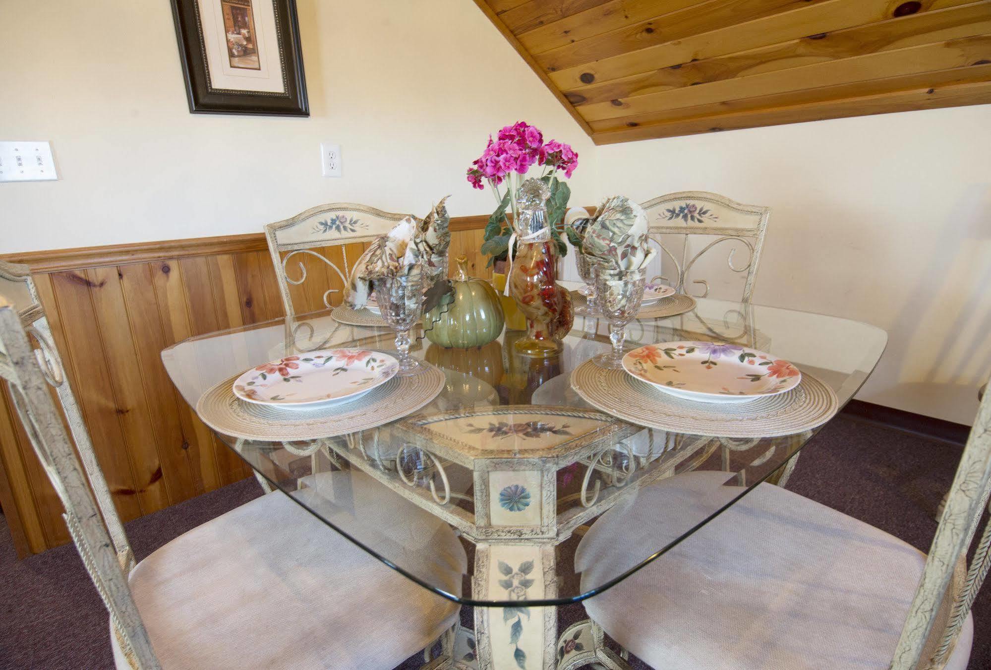 Savannah House Wine Country Inn&Cottages Himrod Bagian luar foto