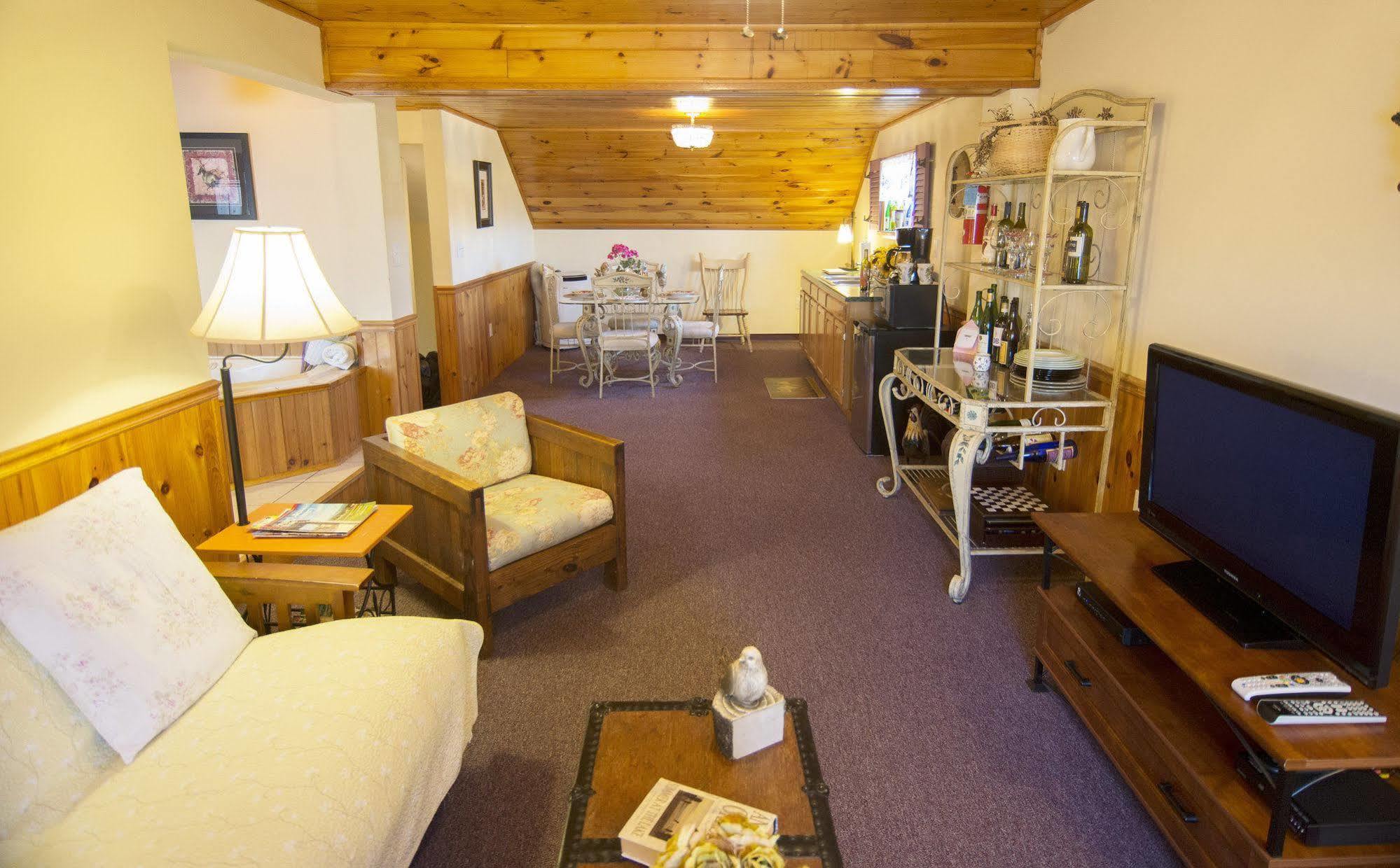 Savannah House Wine Country Inn&Cottages Himrod Bagian luar foto