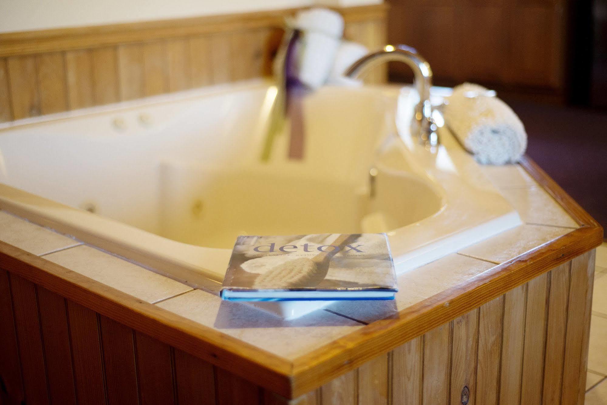 Savannah House Wine Country Inn&Cottages Himrod Bagian luar foto