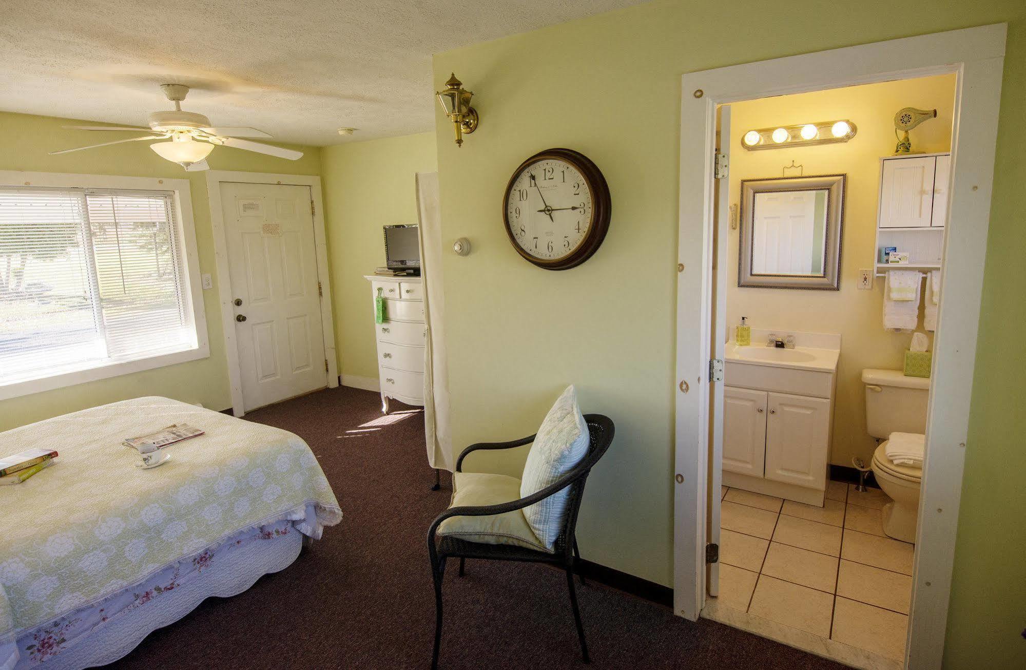 Savannah House Wine Country Inn&Cottages Himrod Bagian luar foto