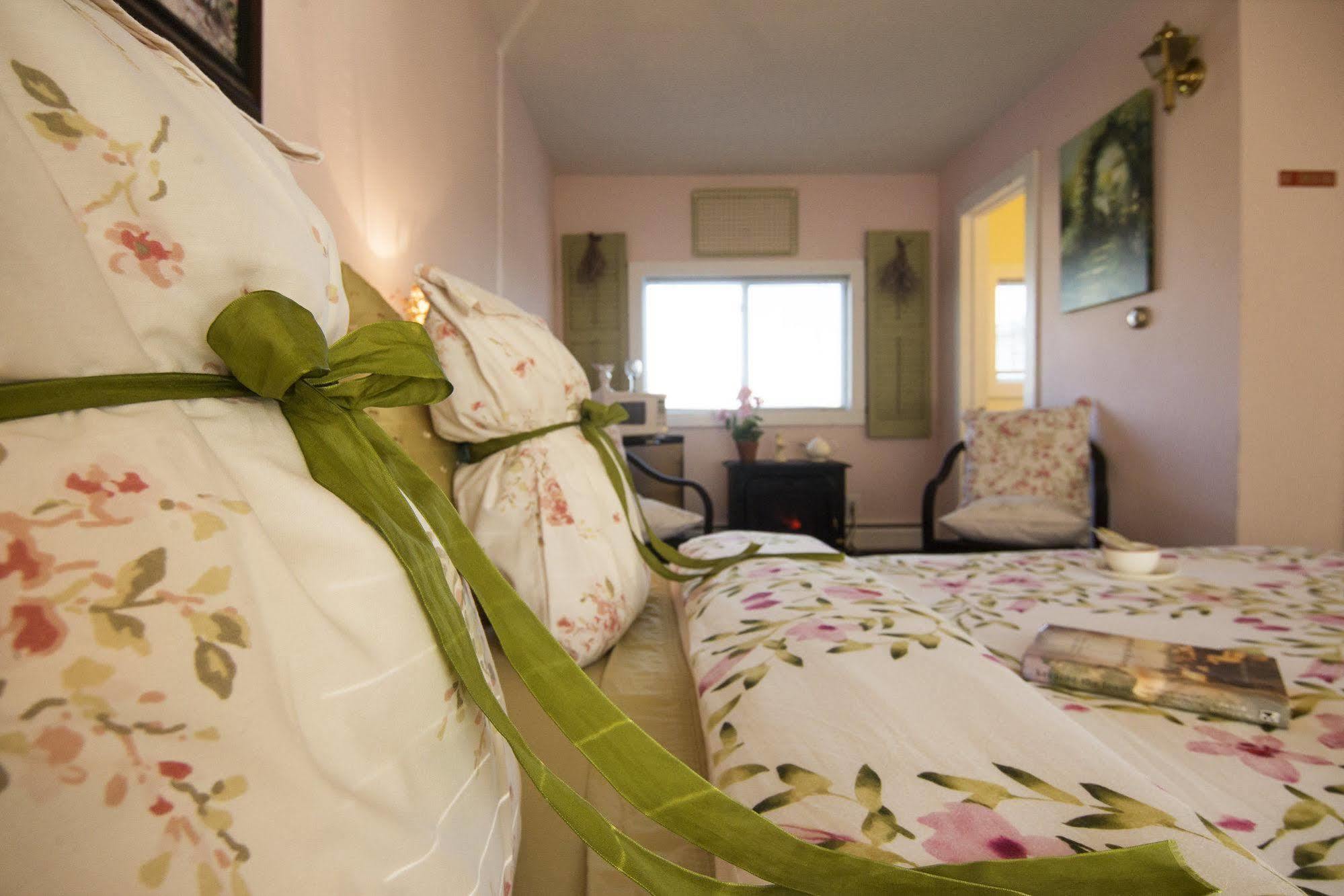 Savannah House Wine Country Inn&Cottages Himrod Bagian luar foto